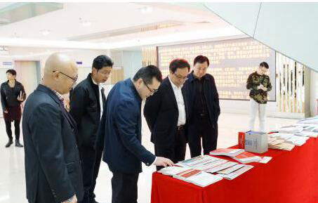 李小甘調研市社科院：扎實推動深圳哲學社會科學進一步發展